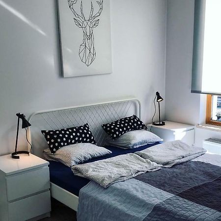 Shiraz Trio Apartament Варшава Екстериор снимка