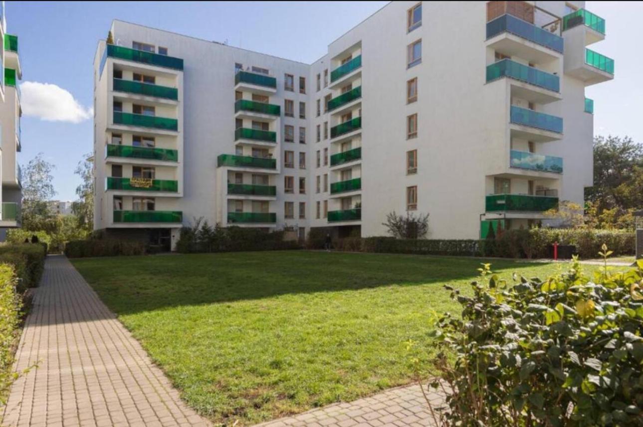 Shiraz Trio Apartament Варшава Екстериор снимка